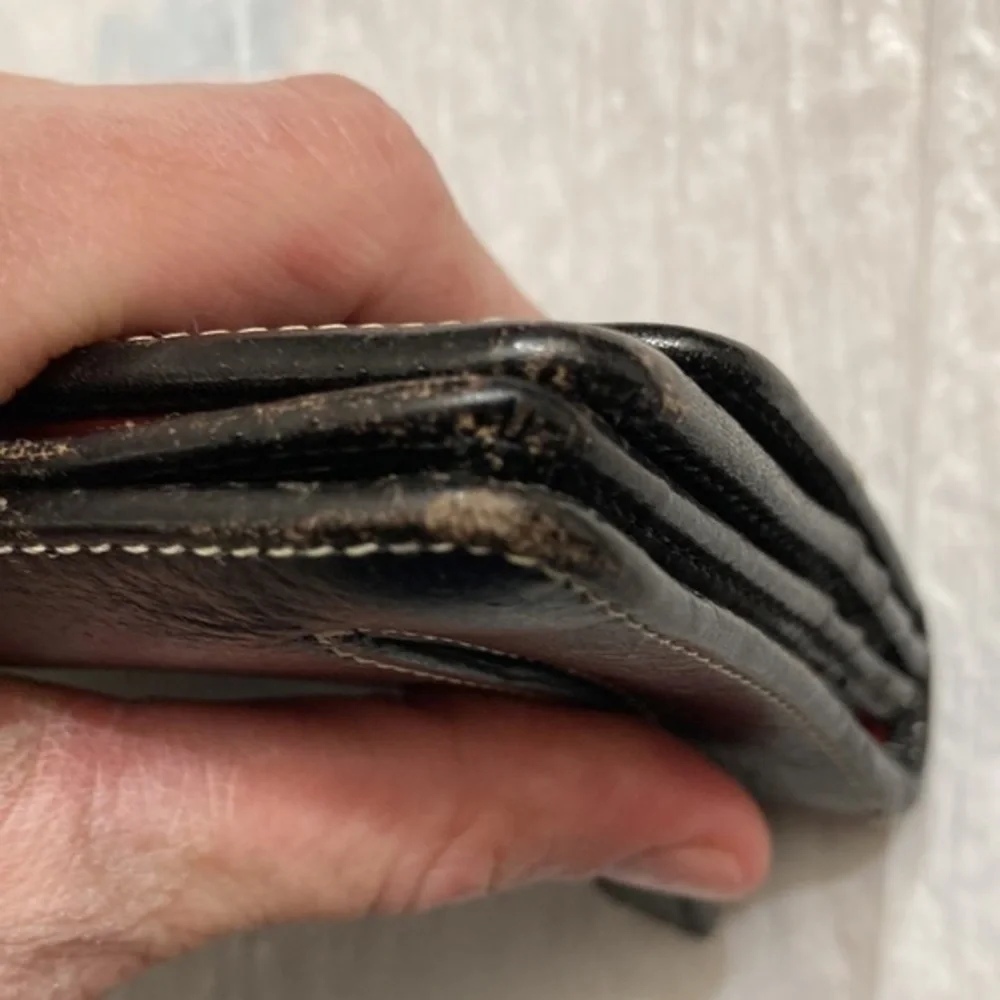 Tusk black leather wallet